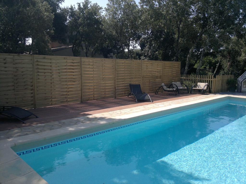 A L'Est D'Uzes Villa Saint-Siffret Екстериор снимка