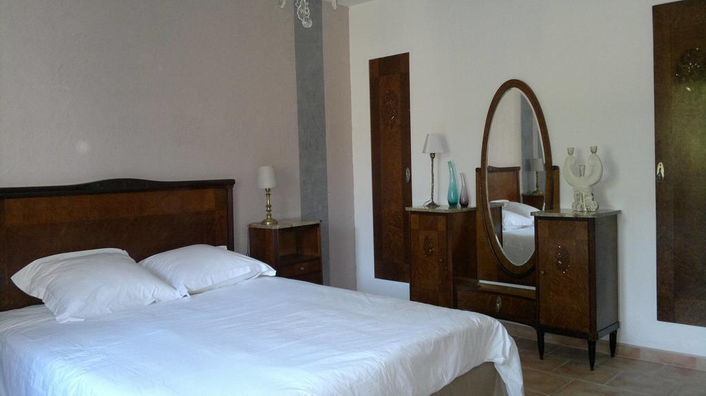 A L'Est D'Uzes Villa Saint-Siffret Стая снимка