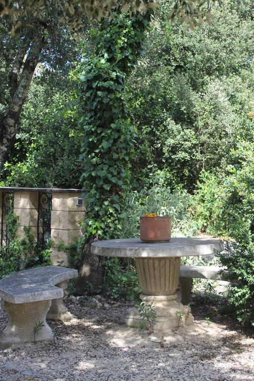A L'Est D'Uzes Villa Saint-Siffret Екстериор снимка