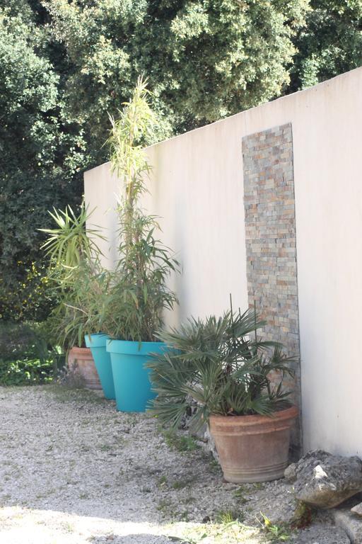 A L'Est D'Uzes Villa Saint-Siffret Екстериор снимка