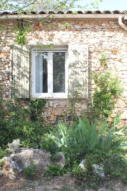 A L'Est D'Uzes Villa Saint-Siffret Екстериор снимка