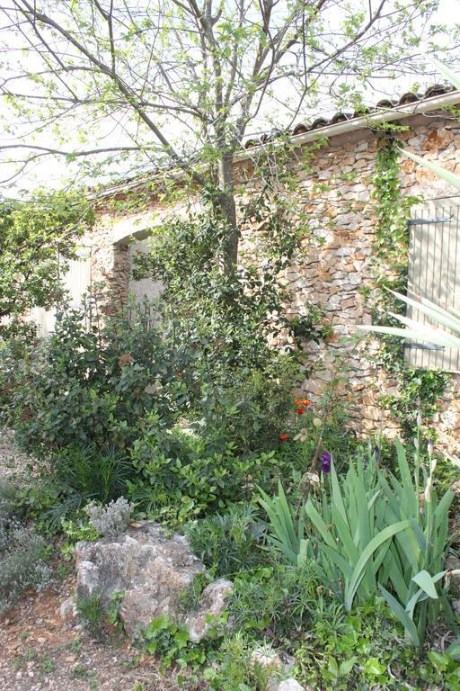 A L'Est D'Uzes Villa Saint-Siffret Екстериор снимка
